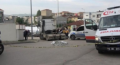 Bursa'da tırın altında kalan yaşlı kadın hayatını kaybetti