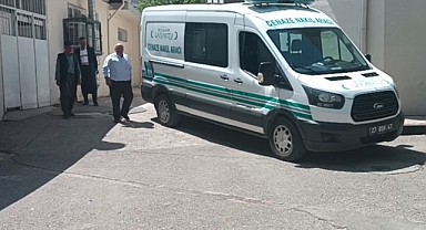 Devrilen traktörün altında kalan 6 yaşındaki Enes Muhammet Hayatını Kaybetti