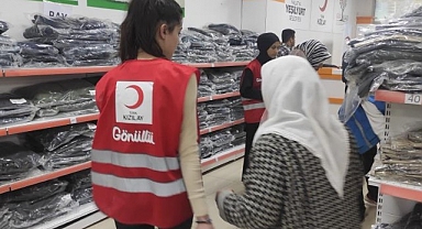 Kızılay Sosyal Market ile depremzedelerin yanında