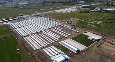 Malatya'da konteyner kentlerin kurulumu sürüyor