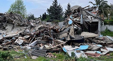 Münevver Karabulut'un katledildiği villa yıkıldı