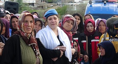 Şehit Mehmet Sevim gözyaşları arasında toprağa verildi