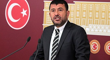 Ağbaba, Esnafın 9000 Olan Priminin 7200'e Düşürülmesi Teklifini Meclise Sundu