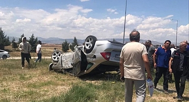 Hurdaya dönen araçtan sağ çıktı