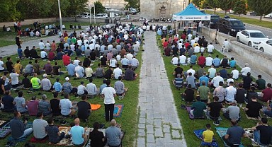 Malatya'da Bayram Namazı Eda Edildi