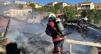 Malatya'da korkutan çatı yangını