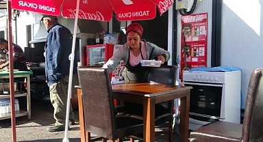 Malatya'nın tek kadın kebap ustası konteynerde ekmek mücadelesini sürdürüyor