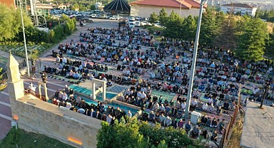 Yeşilyurt Gedik Namazgâh Alanında Bayram Namazı Heyecanı Yaşandı