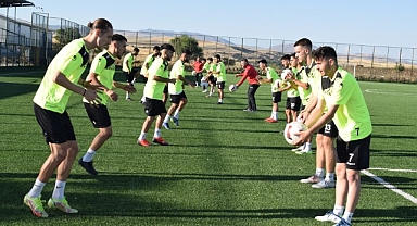 Arguvanspor topbaşı yaptı