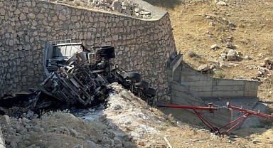 Batman’da 4 kişi yanan tırda can verdi