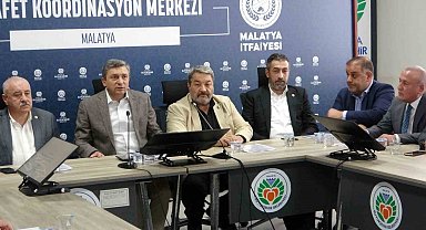 MHP heyeti deprem bölgesi Malatya'da