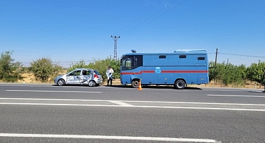 Cezaevi nakil aracı ile otomobil çarpıştı: 1 ölü 4 yaralı