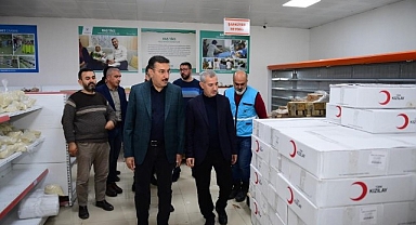 Yeşilyurt Belediyesi, yardımları depremzedelere ulaştırdı