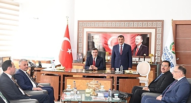 Cumhurbaşkanı Yardımcısı Cevdet Yılmaz'dan Başkan Gürkan'a övgü