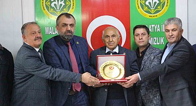 Muhtarlardan tarıma yapılan hizmete plaketle teşekkür