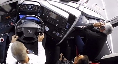 Şoför kalp krizi geçirdi, otobüsü ikinci kaptan durdurdu