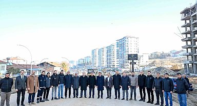 Gürkan, İsmet Paşa Caddesi'ndeki yol çalışmalarını inceledi