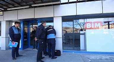 Kaldırımı işgal eden BİM şubesi mühürlendi