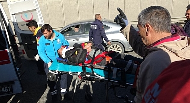 Kontrolden çıkan otomobil çarptığı araca ok gibi saplandı