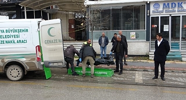 Malatya'da orta hasarlı binada ceset bulundu