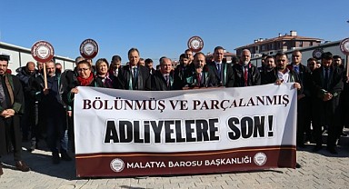 Malatyalı Avukatlardan adliye binası eylemi
