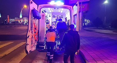 Hafif ticari araç ile otomobil çarpıştı: 1 yaralı