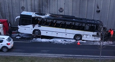 Malatya'da servis otobüsü alev alev yandı
