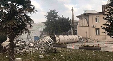 Malatya'da ağır hasarlı yapılar yıkılıyor