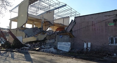 Malatya'da sanayi sitesinde 6 dükkanın bulunduğu blok çöktü