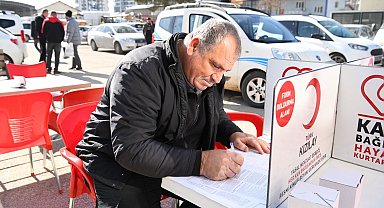 Yeşilyurt belediye personeli kan verdi