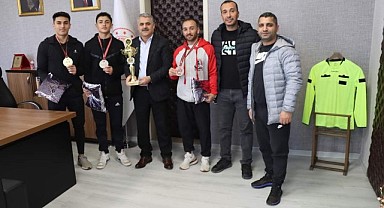 Milli Takım Seçmelerinde Başarı Kaydeden Sporculardan İl Müdürüne Ziyaret