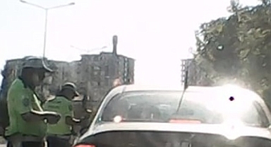 Bilim insanlarına saldırı girişimi kamerada