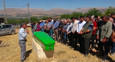 Feci kazada ölen kardeşler defnedildi