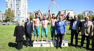 19. Uluslararası Turgut Özal Karakucak Güreşleri coşkulu bir törenle başladı