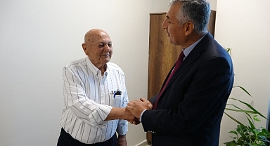 56 yıl kesintisiz görev yaptığı kurumdan 84 yaşında emekli oldu