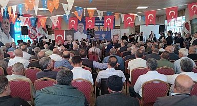 AK Parti Pütürge 8. olağan kongrede Bülent Karayılan güven tazeledi