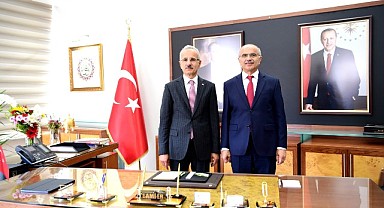 Bakan Uraloğlu Malatya Büyükşehir Belediye Başkanı Sami Er’i Ziyaret Etti