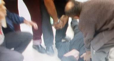 Basın açıklaması sırasında fenalaşan vatandaş bayıldı