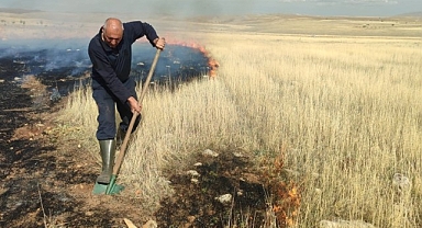 Darende'de 2 bin dekar arazide anız yangını