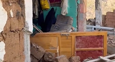 Depremde çöken istinat duvarının altında kalan 1 kişi yaralandı