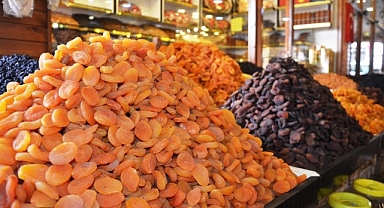 Kuru kayısı ihracatta yüz güldürmeye devam ediyor