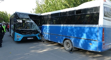Malatya'da belediye otobüsü ile öğrenci servisi çarpıştı: 25 yaralı