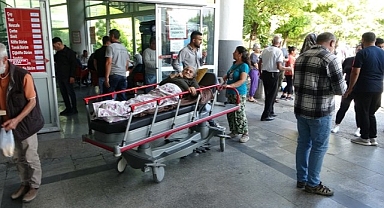 Malatya'da depreme hastanede yakalanan bazı hastalar dışarı çıkarıldı