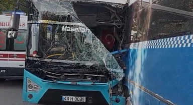 Malatya'da öğrenci servisi ile belediye otobüsü çarpıştı: Çok sayıda yaralı var
