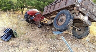 Yolcu otobüsü ile traktör çarpıştı: 1 ölü 1 yaralı