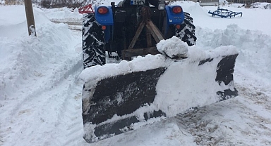 Darende'de vatandaşlar mahalle içi yolları kendi imkanlarıyla temizledi