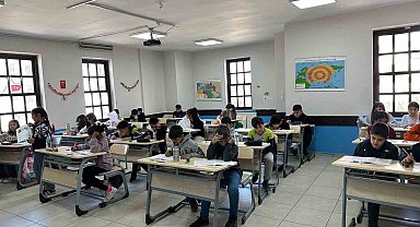 Malatya Büyükşehir Belediyesi bin 500 öğrenciye deneme sınavı yaptı