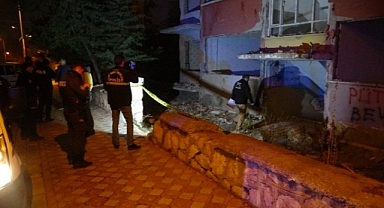 Malatya'da hasarlı binada erkek cesedi bulundu