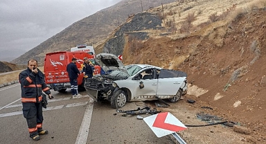 Malatya'da kontrolden çıkan araç devrildi: 6 yaralı