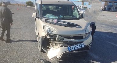 Malatya'da tır ile hafif ticari araç çarpıştı: 1 yaralı